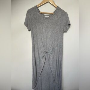 Mustard seed. High low hem tshirt. Gray. EUC